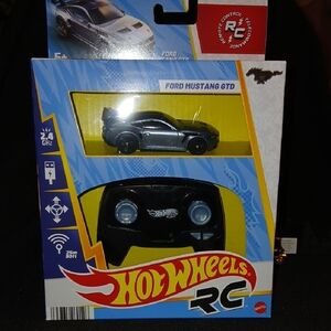 Ford Mustang GTD Hot Wheels RC Car - Silver and Black